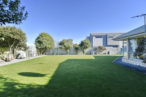 Photo of property in 29 Linkwater Way, Parklands, Christchurch, 8083