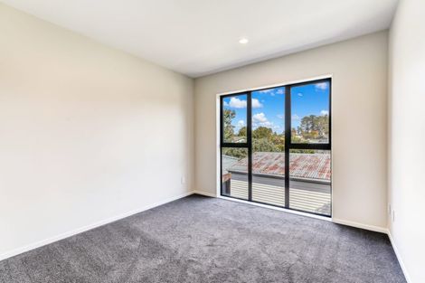 Photo of property in 40 Allington Road, Massey, Auckland, 0614