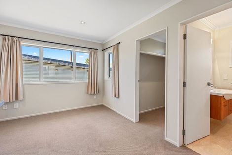 Photo of property in 10 Karewa Parade, Papamoa Beach, Papamoa, 3118