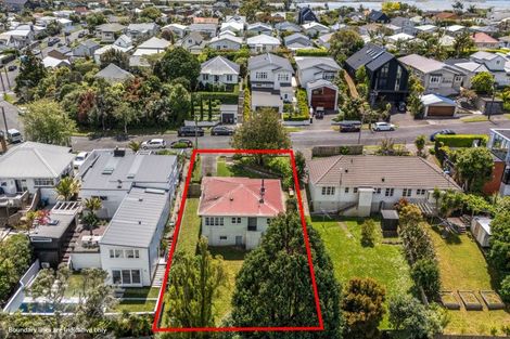 Photo of property in 18 Westmere Crescent, Westmere, Auckland, 1022