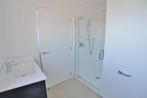 Photo of property in 5/2 Frances Bryers Road, Hobsonville, Auckland, 0616