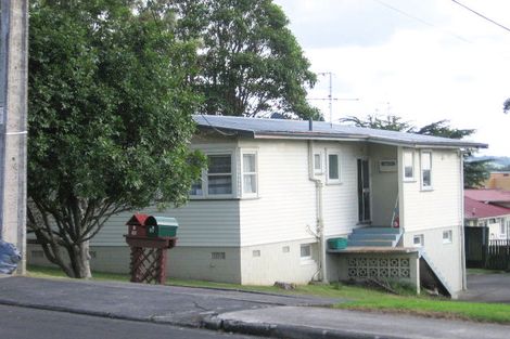 Photo of property in 36 Lavelle Road, Henderson, Auckland, 0612