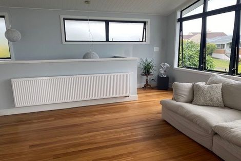 Photo of property in 14 Hinerau Grove, Waipahihi, Taupo, 3330