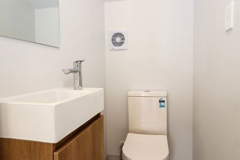 Photo of property in 4b Blue Gum Rise, Sunnyhills, Auckland, 2010