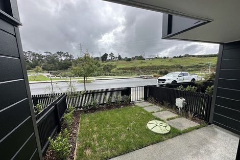 Photo of property in 8 Tuputupu Drive, Kumeu, 0810
