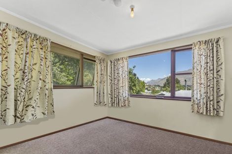 Photo of property in 22 Bowen Street, Queenstown, 9300
