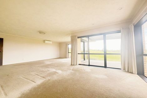 Photo of property in 34 Charles Dickens Drive, Mellons Bay, Auckland, 2014