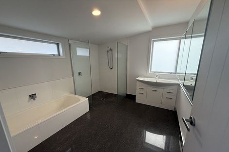 Photo of property in 18 Zita Avenue, Matakatia, Whangaparaoa, 0930