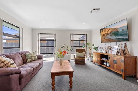 Photo of property in 32 Drabble Crescent, Papamoa Beach, Papamoa, 3118