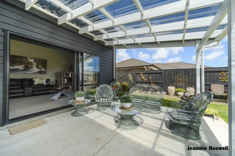 Photo of property in 5 Levi Place, Kelvin Grove, Palmerston North, 4414