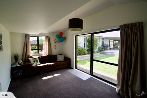 Photo of property in 30 Laing Crescent, Heathcote Valley, Christchurch, 8022