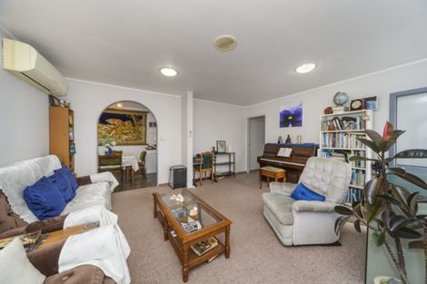 Photo of property in 84 Hillcrest Drive, Kelvin Grove, Palmerston North, 4414