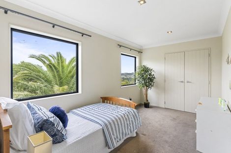 Photo of property in 47 Kittiwake Drive, Schnapper Rock, Auckland, 0632