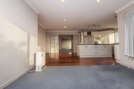 Photo of property in 42 Mandeville Place, Unsworth Heights, Auckland, 0632