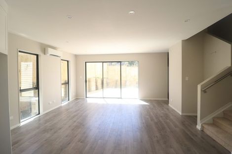 Photo of property in 6c St Catherine Crescent, West Harbour, Auckland, 0618