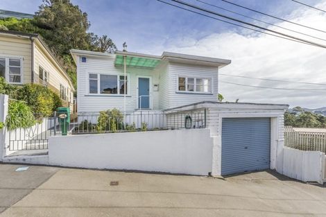 Photo of property in 14 Washington Avenue, Brooklyn, Wellington, 6021