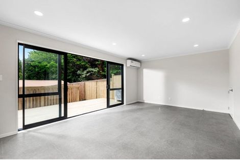 Photo of property in 10c Neilon Place, Northcross, Auckland, 0632