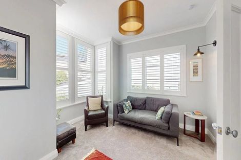 Photo of property in 32 Medway Street, Island Bay, Wellington, 6023