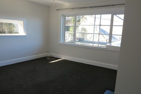 Photo of property in 2/77 Maida Vale Road, Roseneath, Wellington, 6011