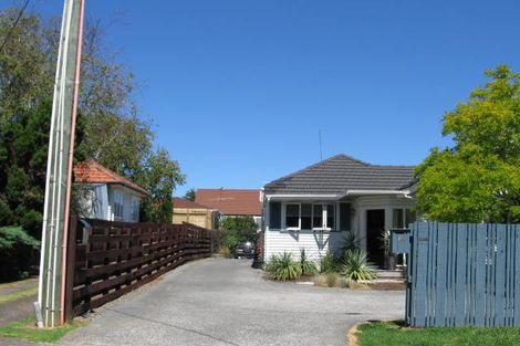 Photo of property in 2/16 Stratford Avenue, Milford, Auckland, 0620