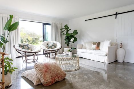 Photo of property in 60 Racecourse Road, Whitianga, 3510