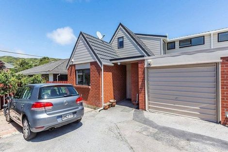 Photo of property in 2/29a Parkvale Road, Karori, Wellington, 6012