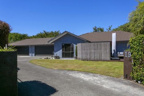 Photo of property in 19 Brompton Close, Richmond Heights, Taupo, 3330