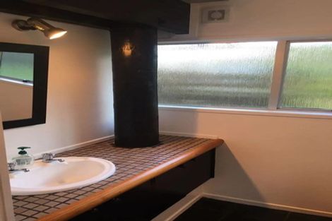 Photo of property in 33 Reynolds Place, Torbay, Auckland, 0630