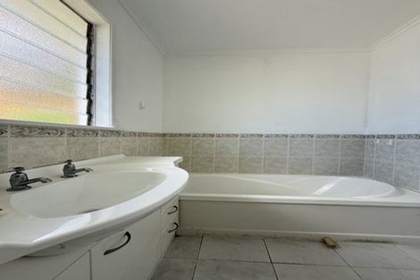 Photo of property in 13 Valdale Road, Henderson, Auckland, 0610