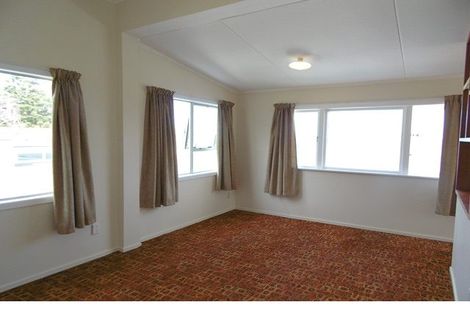 Photo of property in 15 Sunset Parade, Plimmerton, Porirua, 5026
