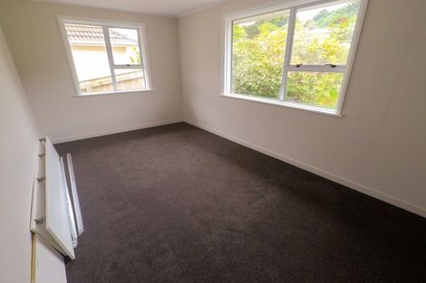 Photo of property in 38 Taylor Terrace, Tawa, Wellington, 5028
