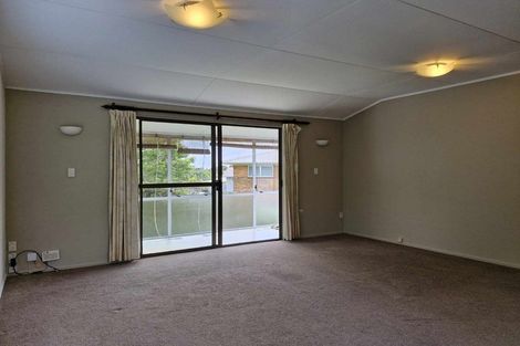 Photo of property in 1 Ambury Place, Merrilands, New Plymouth, 4312