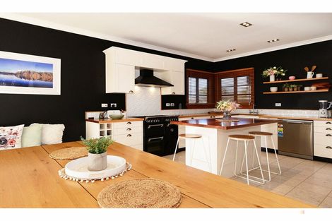 Photo of property in 17 Thackeray Street, Saint Andrews, 7988