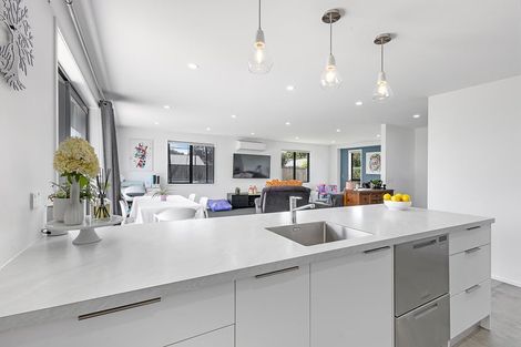 Photo of property in 27 Smith Street, Lepperton, New Plymouth, 4373