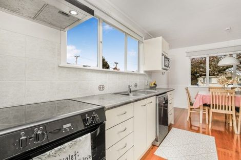 Photo of property in 31 Village Way, Ardmore, Papakura, 2582