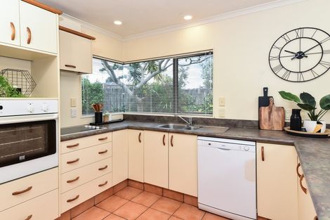 Photo of property in 4 Diomede Glade, Flagstaff, Hamilton, 3210