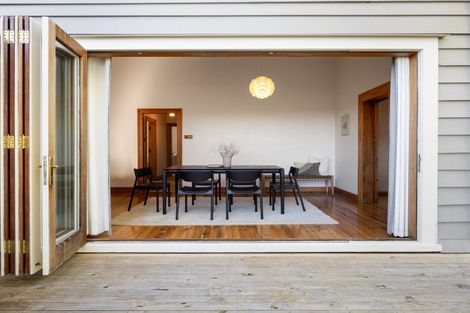 Photo of property in 31 Forest Lake Road, Forest Lake, Hamilton, 3200