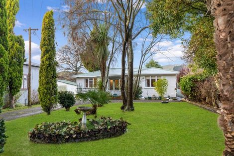 Photo of property in 34 Paraekaretu Street, Hunterville, 4730