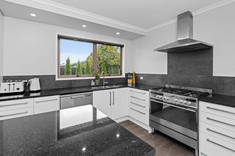 Photo of property in 35 Wynyard Crescent, Tamatea, Napier, 4112