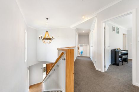 Photo of property in 1 Vaucluse Heights, Fitzherbert, Palmerston North, 4410