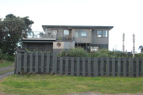 Photo of property in 36 Paku Drive, Tairua, 3508