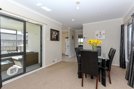 Photo of property in 13 Sandel Rise, Merrilands, New Plymouth, 4312