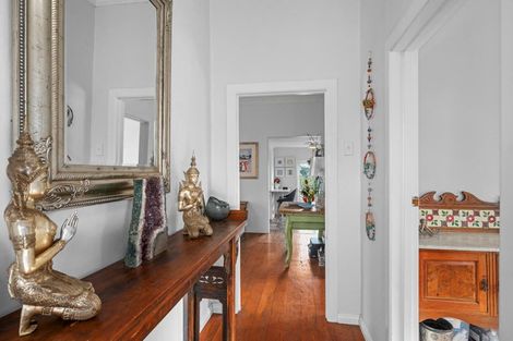 Photo of property in 1/59 Rawene Road, Birkenhead, Auckland, 0626