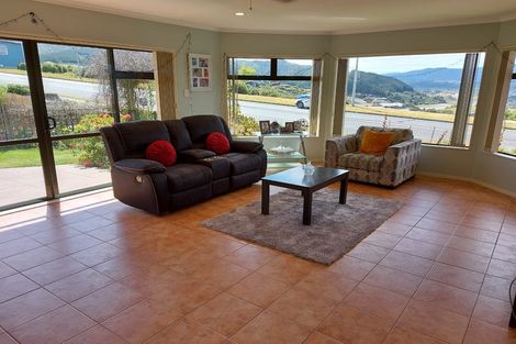 Photo of property in 45 Kirton Drive, Riverstone Terraces, Upper Hutt, 5018