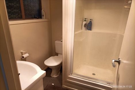 Photo of property in 1/3 Sunset Road, Totara Vale, Auckland, 0632