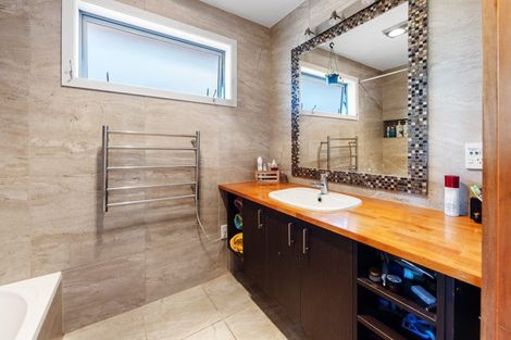 Photo of property in 281 Marine Parade, New Brighton, Christchurch, 8061