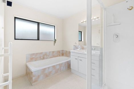 Photo of property in 36 Cranbrook Grove, Waikanae, 5036