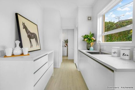 Photo of property in 611b Glenfield Road, Totara Vale, Auckland, 0629