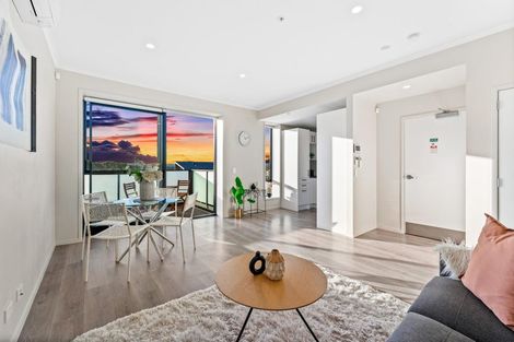 Photo of property in 3/20 Kerewhenua Crescent, Hobsonville, 0616