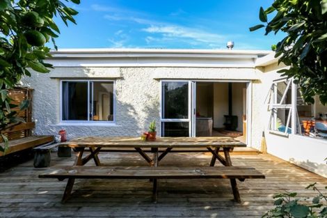 Photo of property in 360 Devon Street West, Lynmouth, New Plymouth, 4310